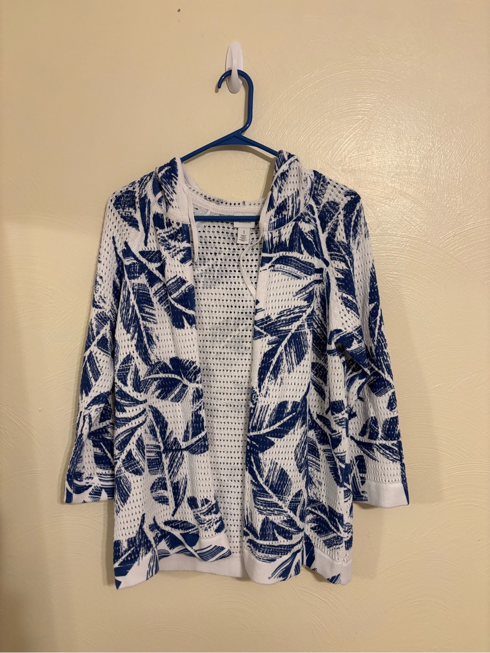 Chico’s Weekends Size 1 Blue White Tropical Open Knit Hooded Cardigan